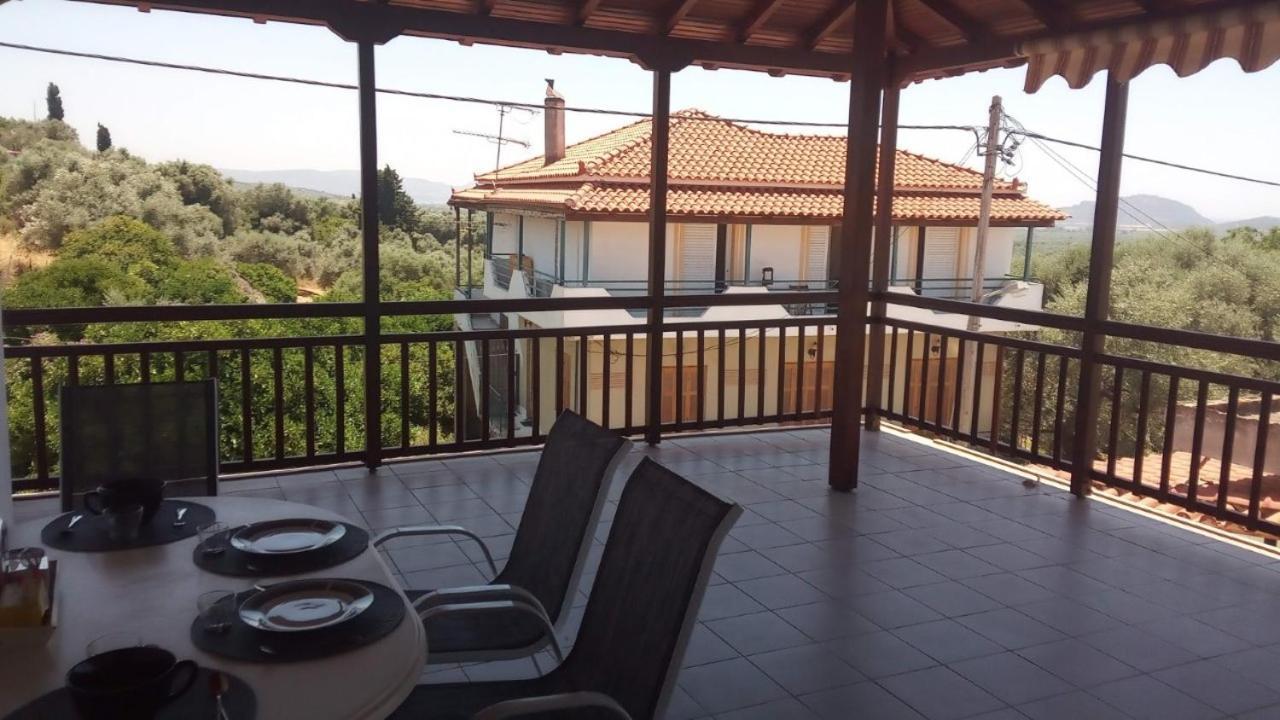 Villa Balcony With View Korifásion Exterior foto